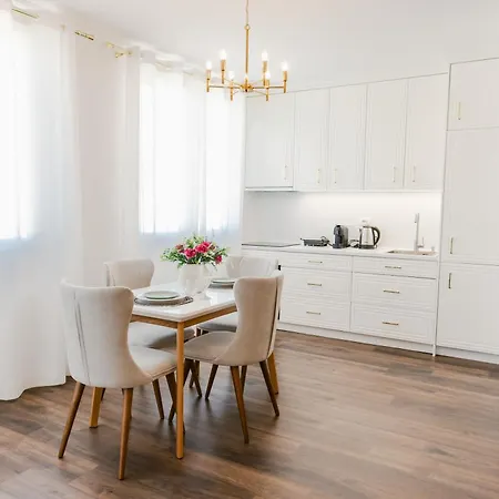 Luxury Rooftop In Astir Apartmán