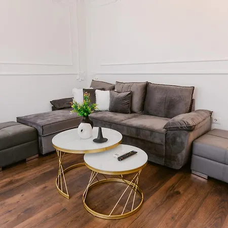 Luxury Rooftop In Astir Apartmán Tirana