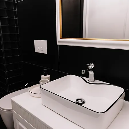 Luxury Rooftop In Astir شقة تيرانا