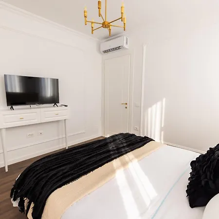 Apartamento Luxury Rooftop In Astir Tirana